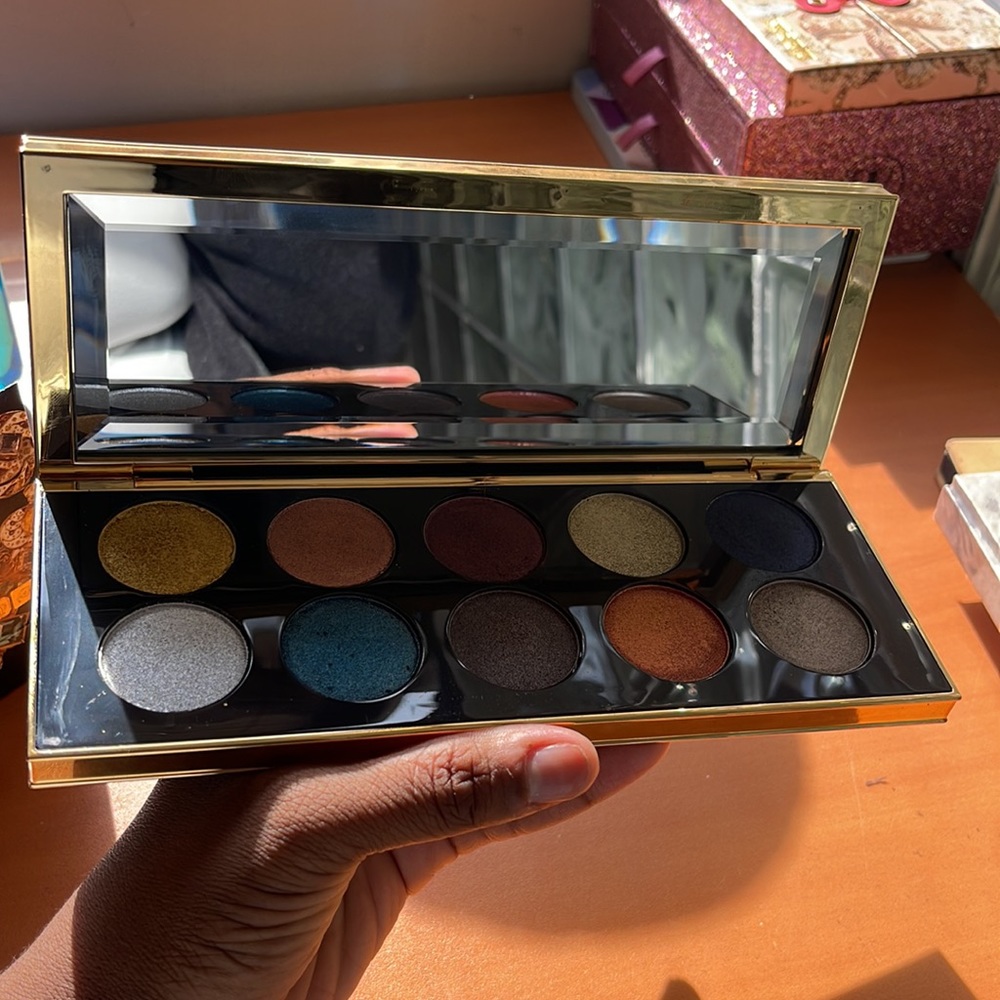 Pat McGrath Decadence limited edition gold packaging